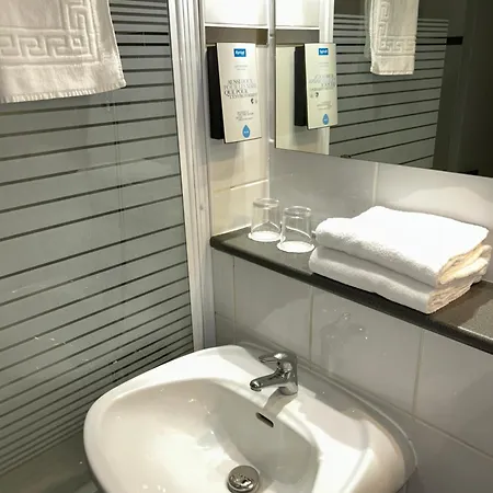 Kyriad Sud 3*