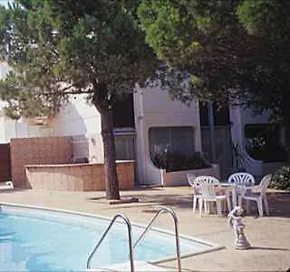 Kyriad Sud 3*