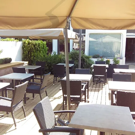 Kyriad Sud 3*